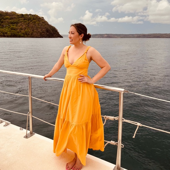 Abercrombie & Fitch Dresses & Skirts - Abercrombie & Fitch maxi dress in a marigold yellow color seersucker size S